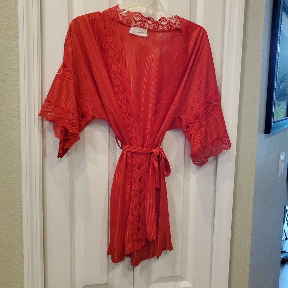Sexy FREDRICKS of HOLLYWOOD Red Lace Silky Material Robe Lingerie - Size M